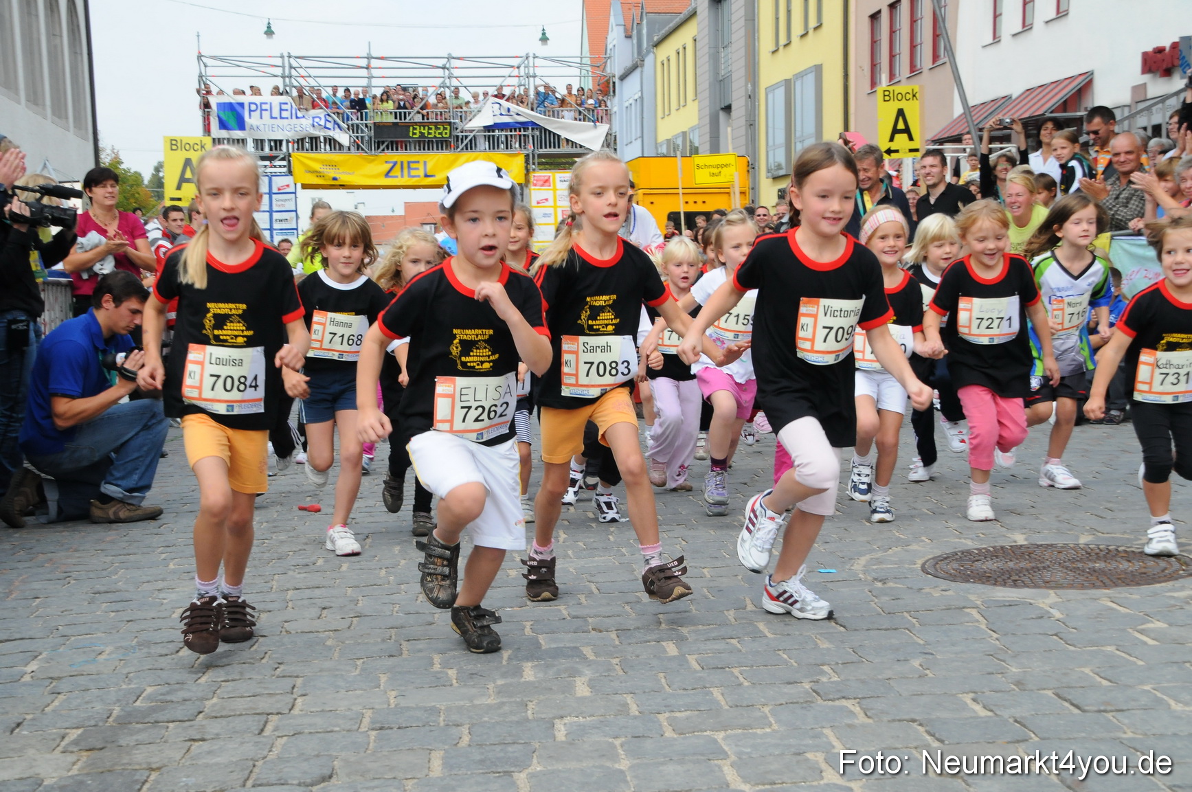 0004 Stadtlauf Neumarkt Bambinilaeufe 200909